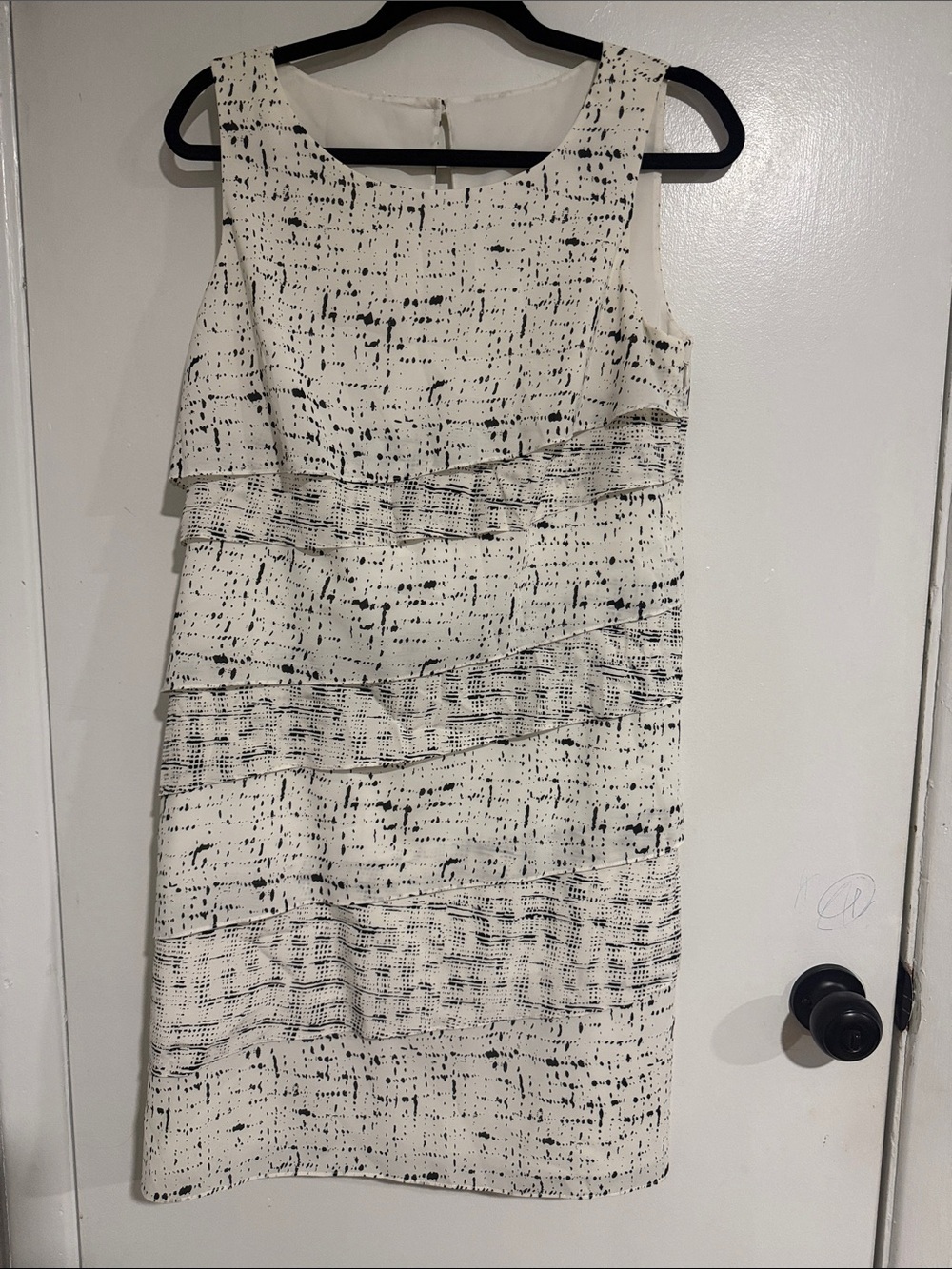 Ann Taylor White Dress with Black Speckle Print size 8